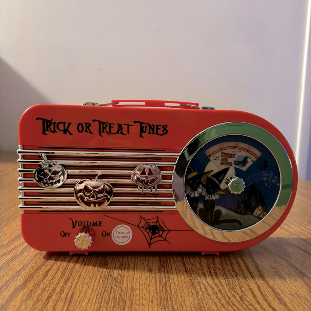 Mr. Halloween Trick Or Treat Tunes Radio Animated
